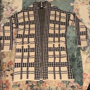 KLD cream and black long knitted cardigan size small in women’s.